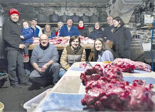 En la Galicia rural ya pocas familias carnean en casa