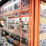 El consumo de carne bajó pero la tradición resiste