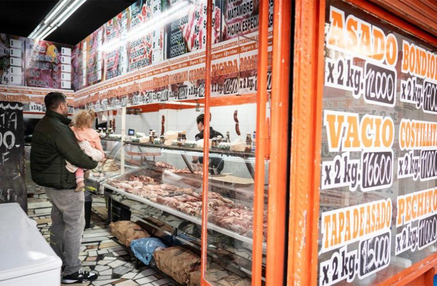 El consumo de carne bajó pero la tradición resiste